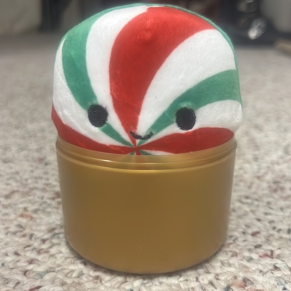 CAPSULE SQUISHMELLOWS - Picture 2 of 2